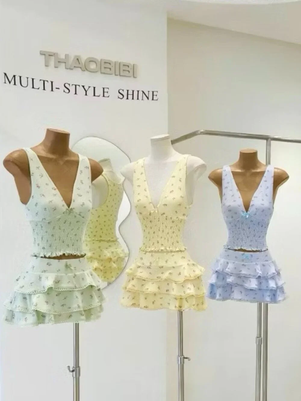 Pastel mint green ditsy floral smocked two-Piece set - Thaobibi (Vietnam Brand)